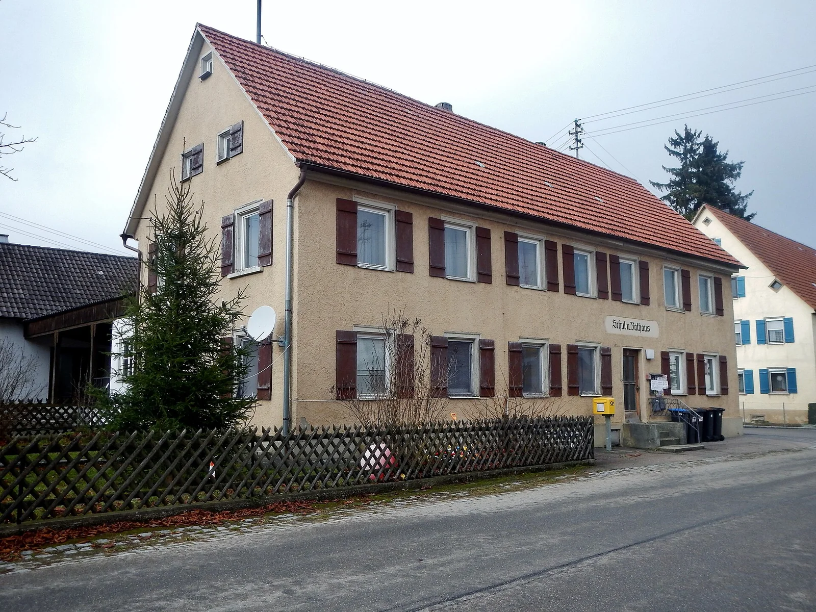 Schulhaus und Rathaus in Aichstetten