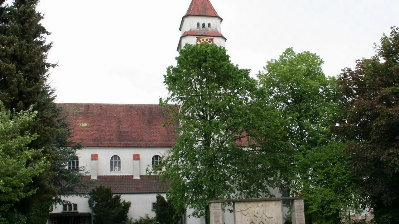 Stadtmotiv in Meckenbeuren: Meckenbeuren-Kirche1-Bubo