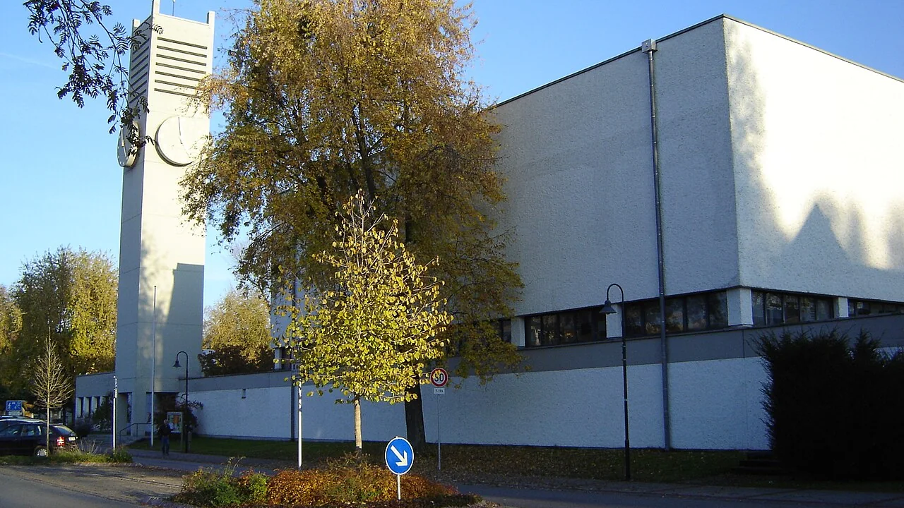 Stadtmotiv in Puchheim: St Josef Kirche Puchheim-Bahnhof