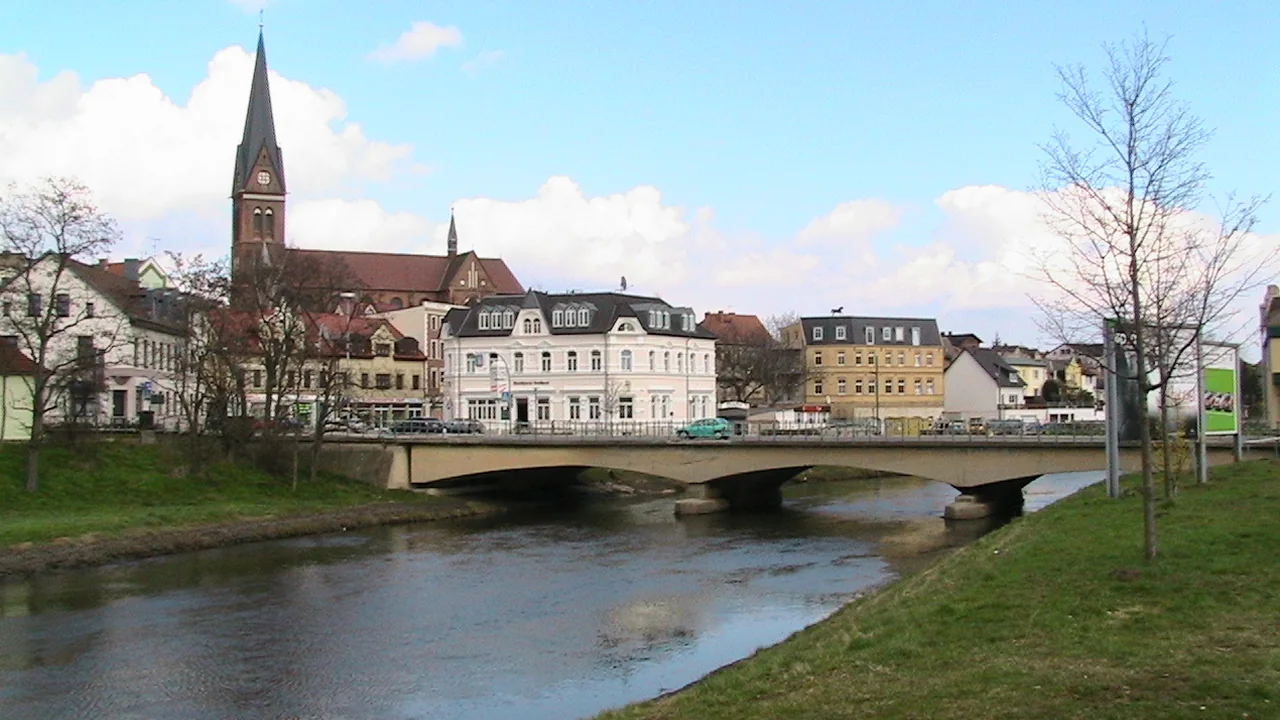 Bodebrücke und Stadtansicht in Staßfurt