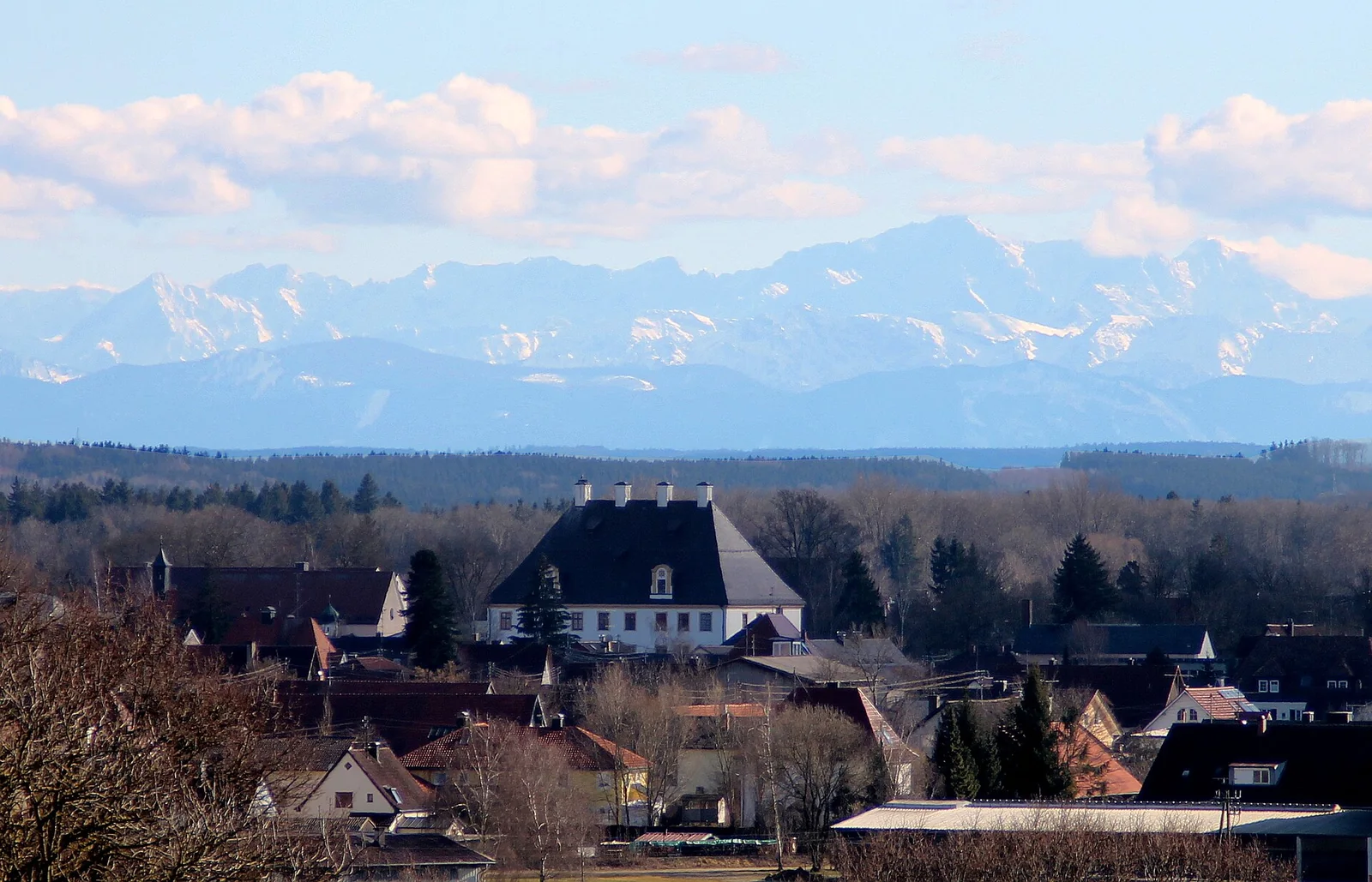 Schloss Türkheim mit Alpenpanorama
